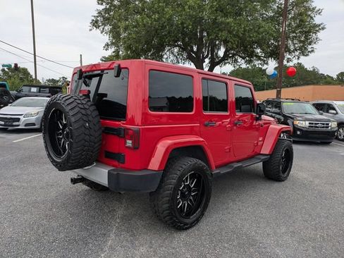 Used 2012 Jeep Wrangler Unlimited Sahara AWD/4WD image 4