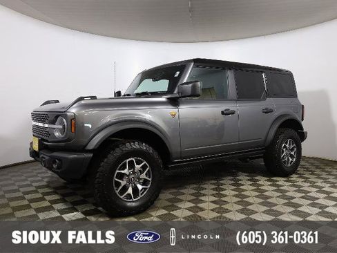 Certified 2025 Ford Bronco Badlands AWD/4WD image 1