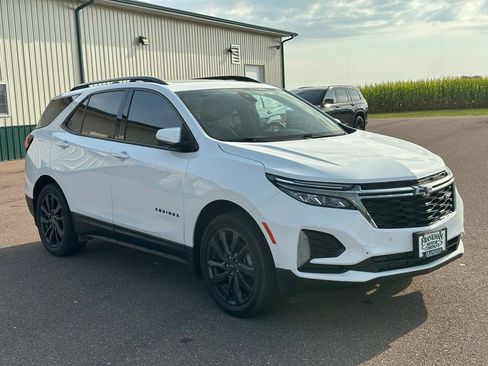 Used 2022 Chevrolet Equinox RS w/ LPO, Floor Liner Package AWD/4WD image 7