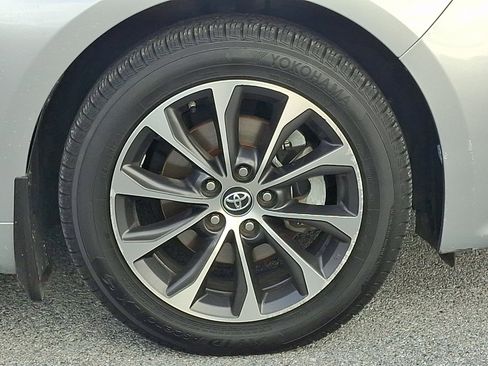 Used 2018 Toyota Avalon XLE Premium image 8