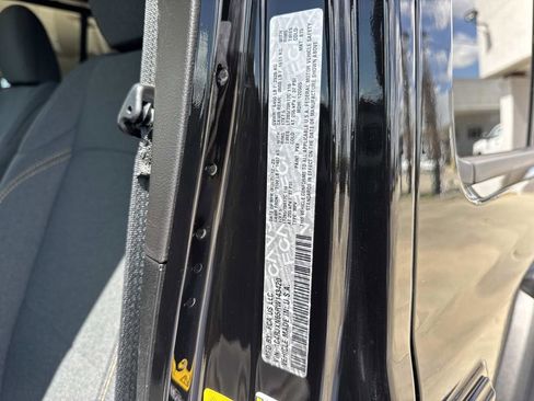 Used 2024 Jeep Wrangler Unlimited image 50