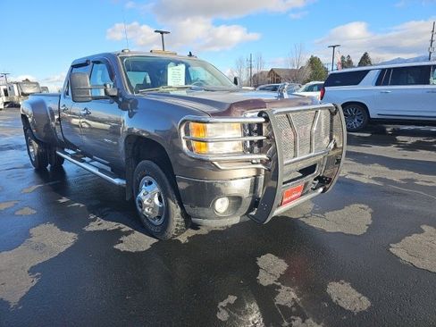 Used 2011 GMC Sierra 3500 SLT w/ SLT Convenience Package image 5