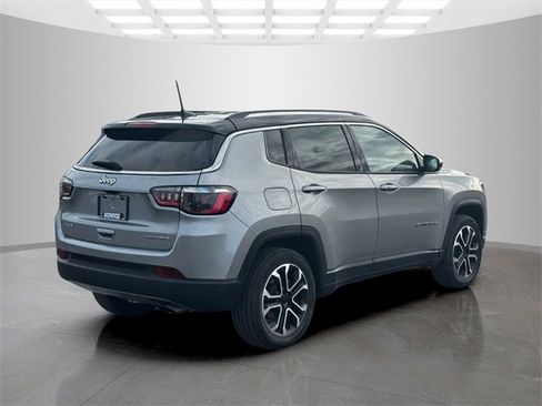 Certified 2022 Jeep Compass Limited image 7