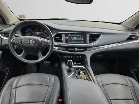 Used 2019 Buick Enclave Essence FWD image 10
