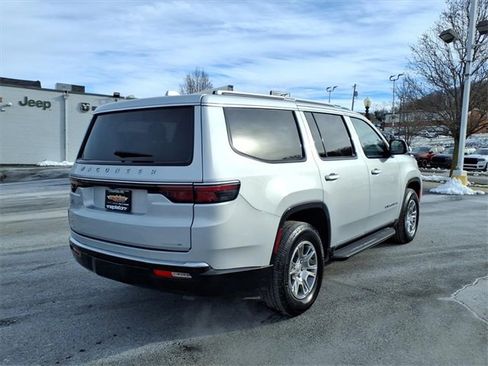 Used 2022 Jeep Wagoneer Series I image 7