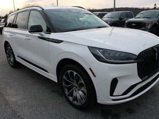 Used 2025 Lincoln Aviator AWD w/ Jet Appearance Package video 4