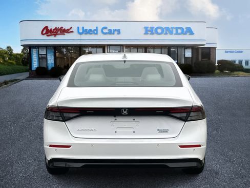 Used 2025 Honda Accord Touring image 4