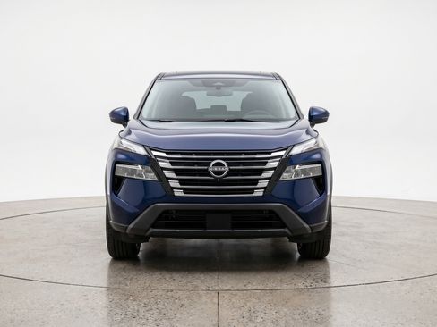 Used 2025 Nissan Rogue SV FWD image 2