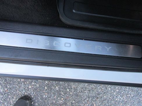 Used 2018 Land Rover Discovery HSE image 78