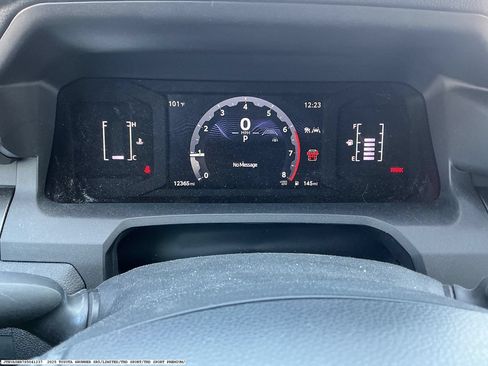 Used 2025 Toyota 4Runner SR5 AWD/4WD image 13