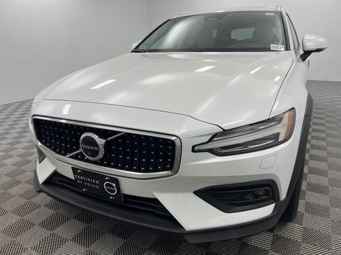 Used 2023 Volvo V60 B5 Cross Country Plus w/ Climate Package image 1