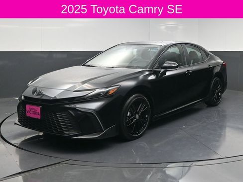 Used 2025 Toyota Camry SE w/ Convenience Package FWD image 2