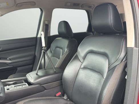Certified 2022 Nissan Pathfinder SL w/ SL Black Package FWD image 33