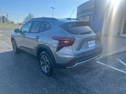 New 2026 Chevrolet Trax LT w/ Driver Confidence Package FWD image 8