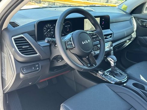 New 2026 Kia Seltos EX AWD/4WD image 16