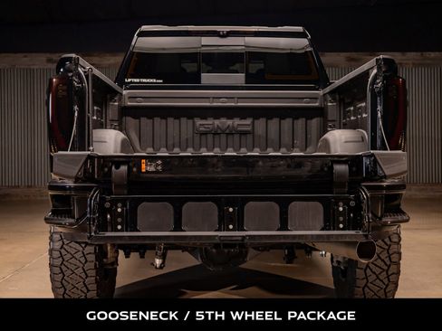 Used 2025 GMC Sierra 2500 AT4 w/ AT4 Premium Plus Package image 9