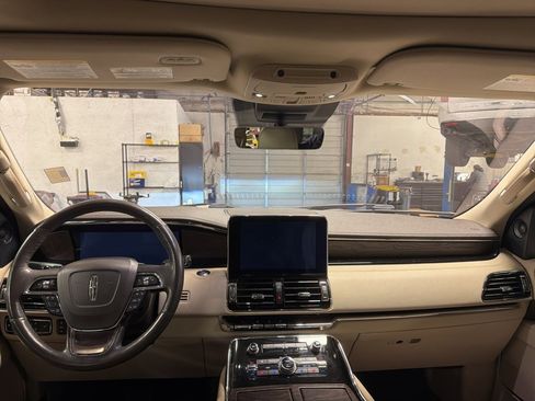 Used 2019 Lincoln Navigator Reserve w/ Cargo Package image 4