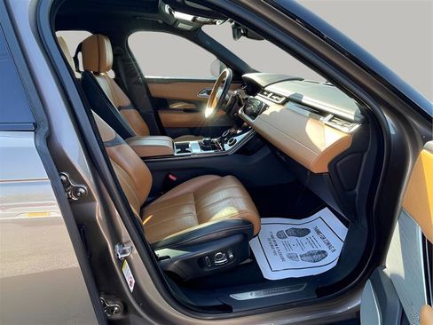 Used 2019 Land Rover Range Rover Velar R-Dynamic SE image 32