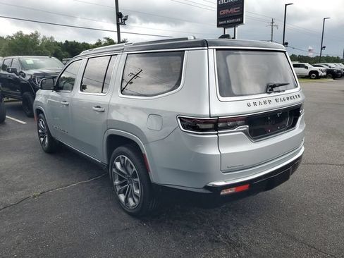 Used 2022 Jeep Grand Wagoneer Series III w/ HD Trailer Tow Package AWD/4WD image 3
