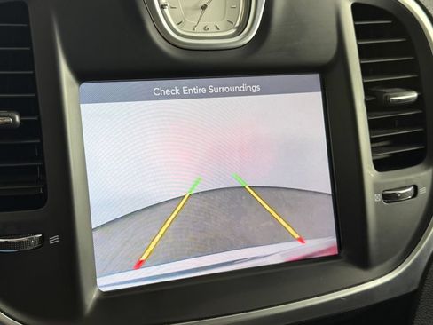 Used 2016 Chrysler 300 Limited RWD image 40