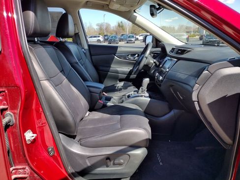 Used 2019 Nissan Rogue SL w/ Premium Package image 11