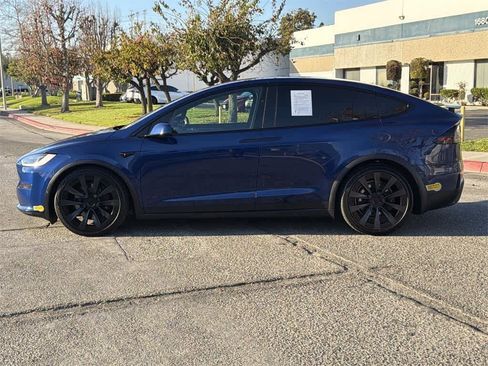 Used 2022 Tesla Model X Plaid image 3