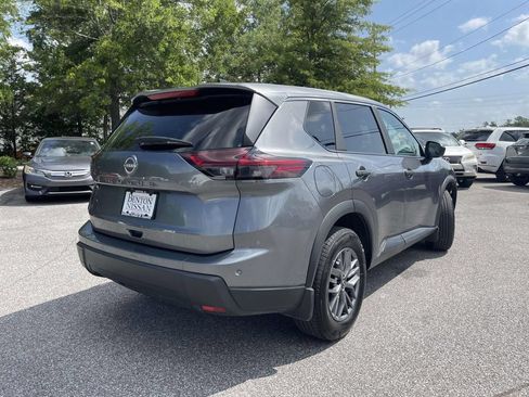 Used 2025 Nissan Rogue S FWD image 3