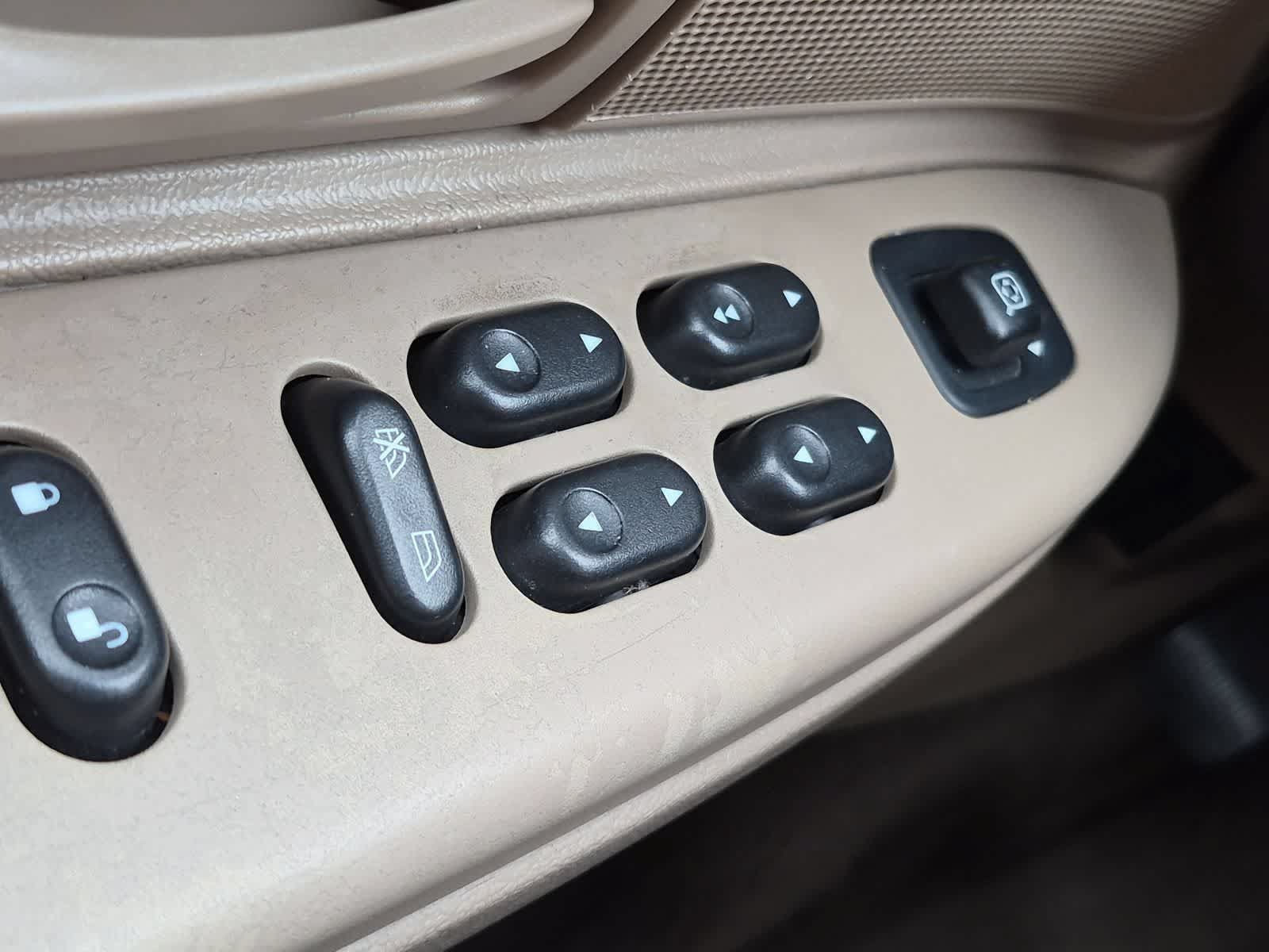Used 2004 Mercury Grand Marquis LS RWD image 29