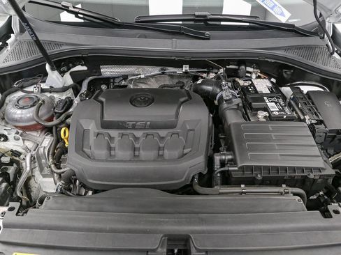 Certified 2024 Volkswagen Tiguan SE R-Line AWD/4WD image 18
