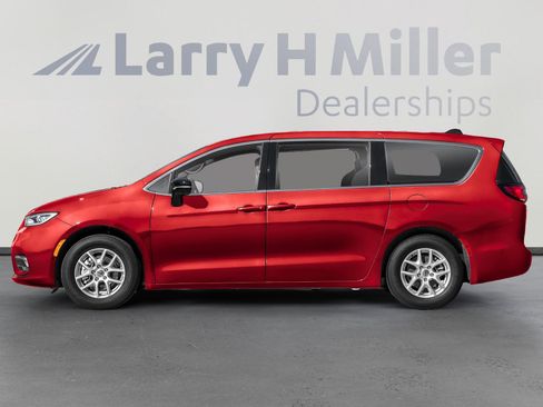 New 2026 Chrysler Pacifica Select image 4