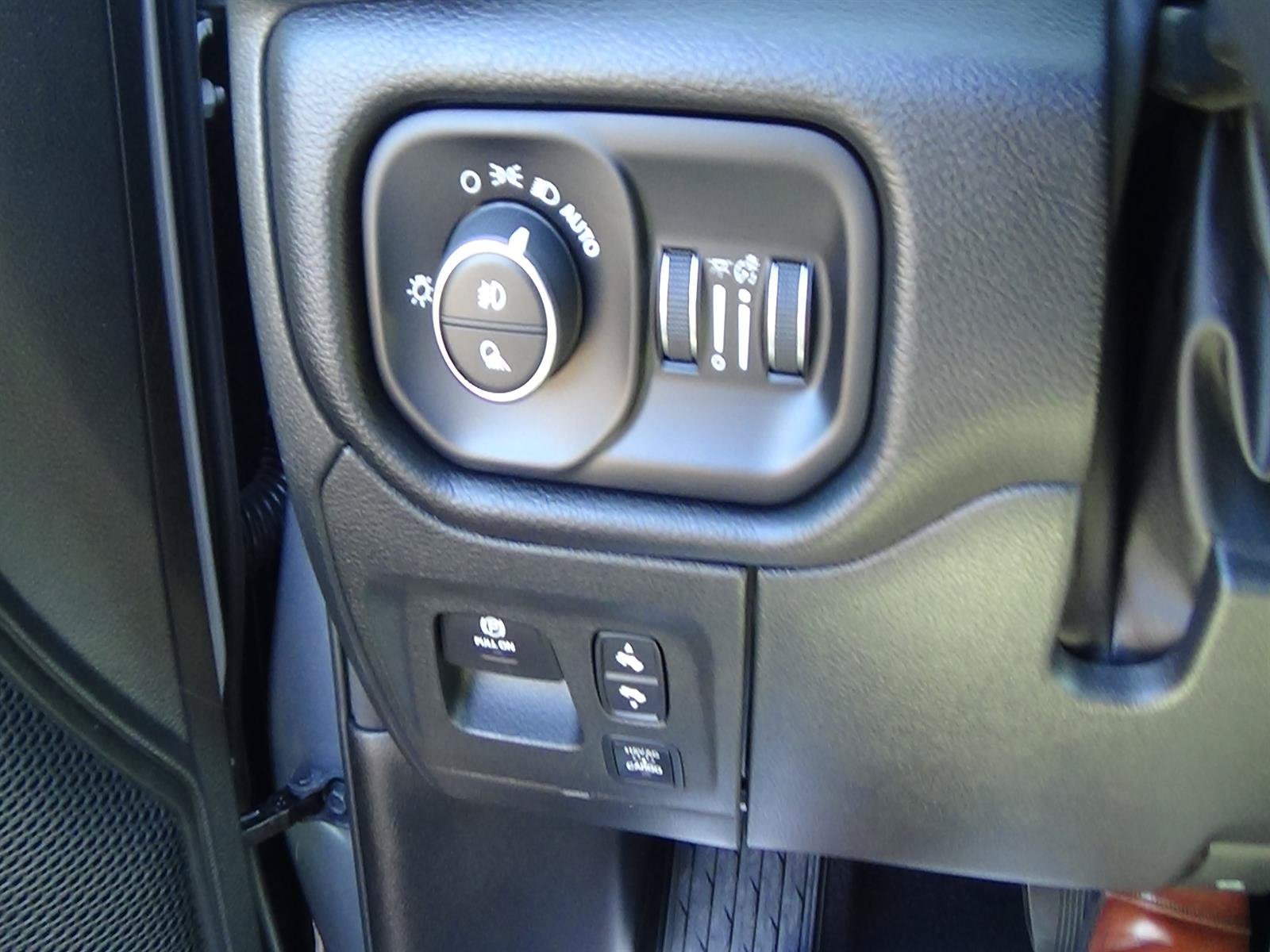 Used 2025 RAM 1500 Big Horn AWD/4WD image 22
