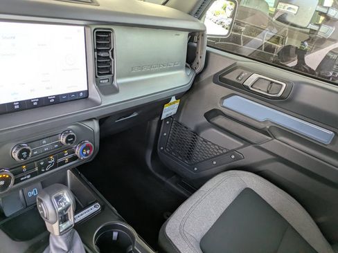 New 2025 Ford Bronco 2-Door AWD/4WD image 25