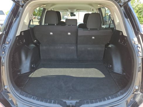 Used 2017 Toyota RAV4 LE w/ All Weather Liner Package AWD/4WD image 14