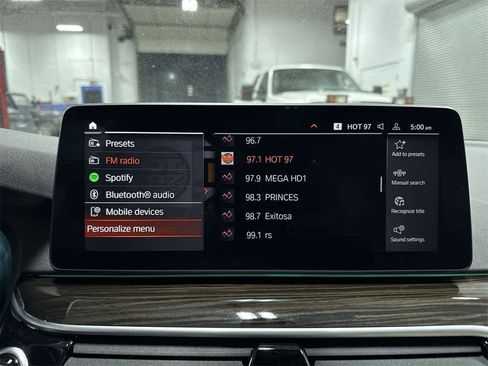 Used 2023 BMW 530i xDrive w/ Premium Package image 21