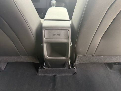 Used 2025 Chevrolet Trax LT w/ LT Convenience Package image 16