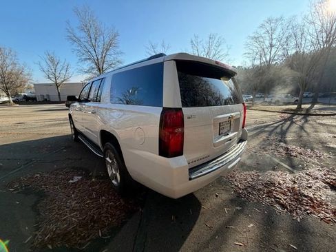 Used 2020 Chevrolet Suburban Premier image 6