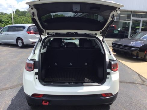 Used 2017 Jeep Compass Trailhawk w/ Popular Equipment Group AWD/4WD image 5
