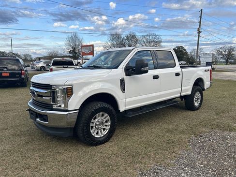 Used 2019 Ford F250 XLT image 2