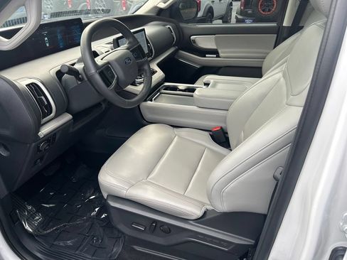 Used 2025 Ford Expedition Max Active AWD/4WD image 11