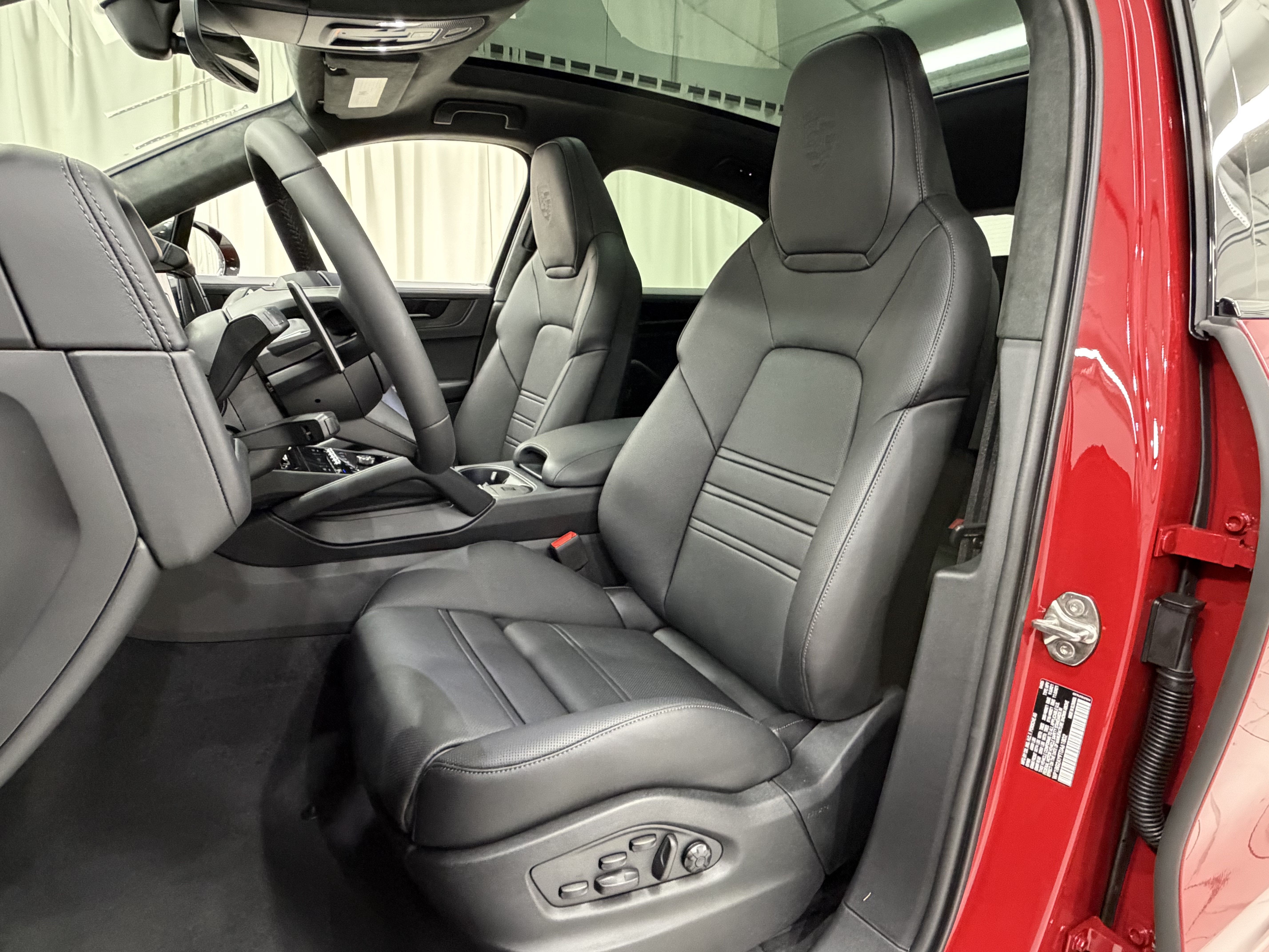 New 2026 Porsche Cayenne GTS AWD/4WD image 35