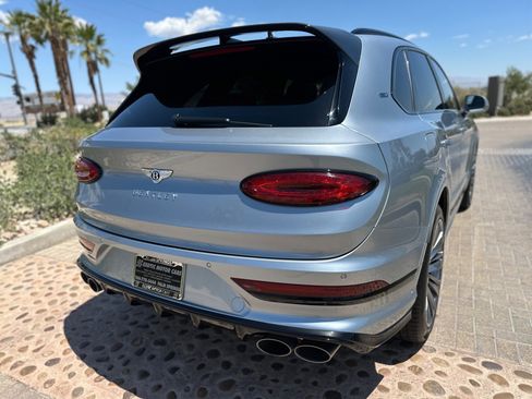 Used 2023 Bentley Bentayga Speed AWD/4WD image 17