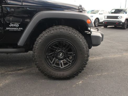 Used 2017 Jeep Wrangler Unlimited Sport w/ Quick Order Package 24S AWD/4WD image 10