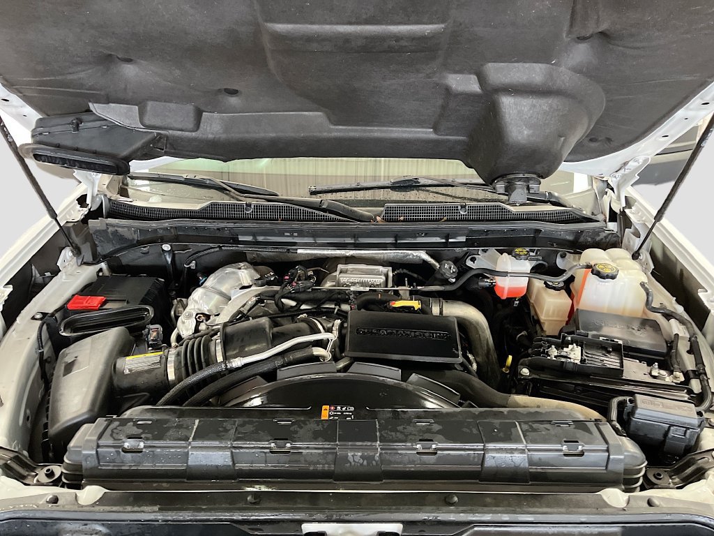 Used 2022 Chevrolet Silverado 3500 High Country w/ Z71 Off-Road Package AWD/4WD image 32