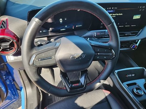 Used 2025 Chevrolet Equinox RS w/ Safety and Technology Package AWD/4WD image 9