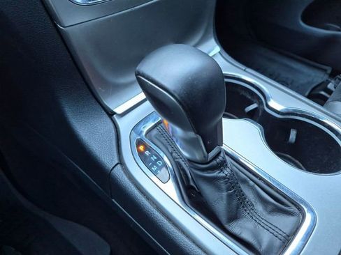 Used 2018 Jeep Grand Cherokee Altitude AWD/4WD image 12