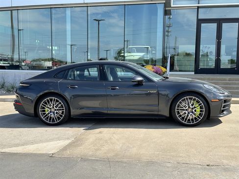 New 2026 Porsche Panamera 4 image 8
