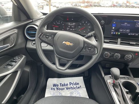 Used 2024 Chevrolet Trax LS w/ Driver Confidence Package FWD image 12