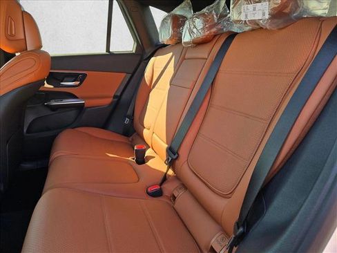 Used 2026 Mercedes-Benz GLC 300 image 15