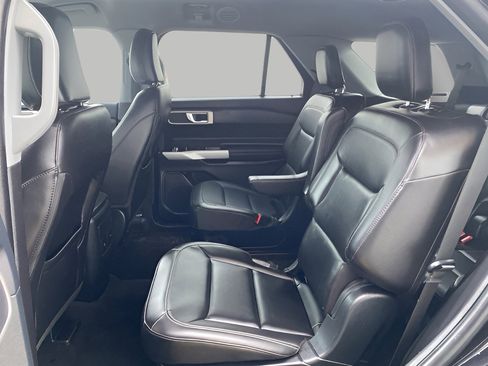 Used 2023 Ford Explorer XLT w/ Equipment Group 202A image 39