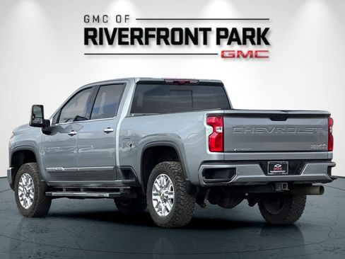 Used 2024 Chevrolet Silverado 3500 High Country w/ High Country Premium Package AWD/4WD image 5